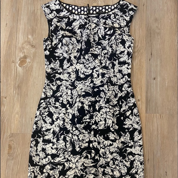 Ann Taylor Black and White Floral Print Sheath Dress - Picture 5 of 8